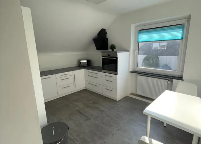 Wunderschoene Ferienwohnung, Auch Fuer Langzeitmietung Fuer Monteure Optimal Apartment